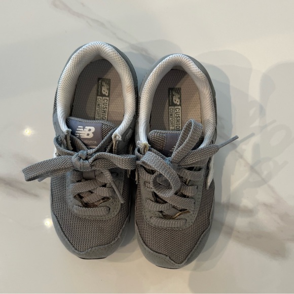 Toddler 10.5T New Balance ‘515’ Gray Shoes EUC - Picture 5 of 6